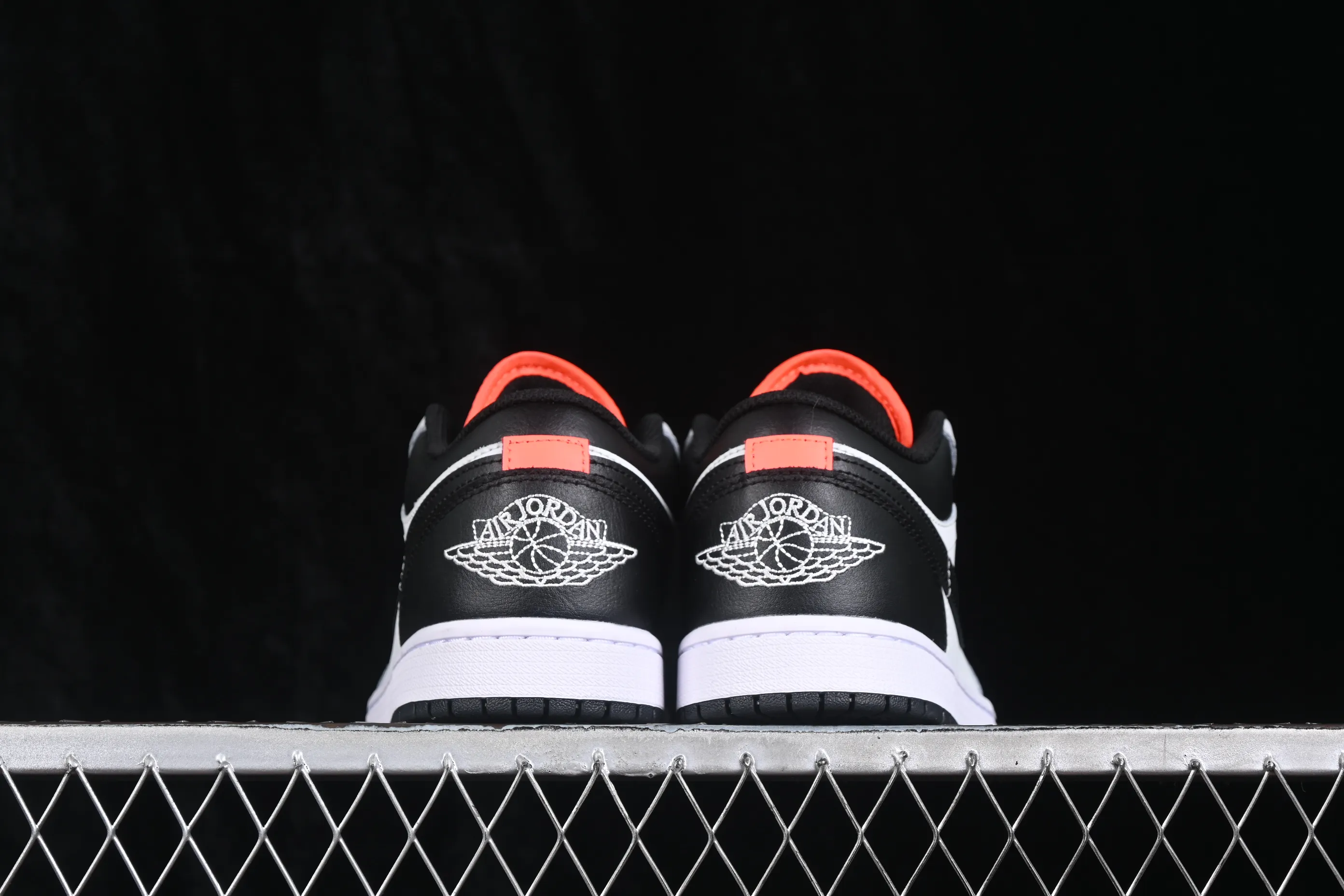 All categories Air Jordan Jordan series basketball shoes Air Jordan 1 Low G version pure original Air Jordan 1 Low AJ1 Joe 1 white gray black hook low-top retro cultural basketball shoes 553558-045
